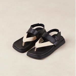 Alohas Decade BICOLOR Black Cream Leather Thong Platform Sandals